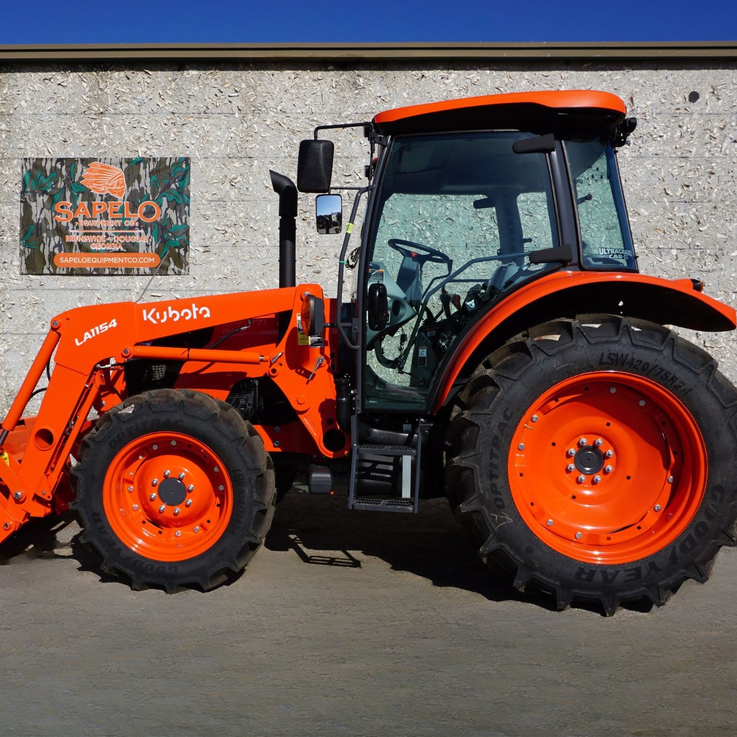 Kubota M6-111
